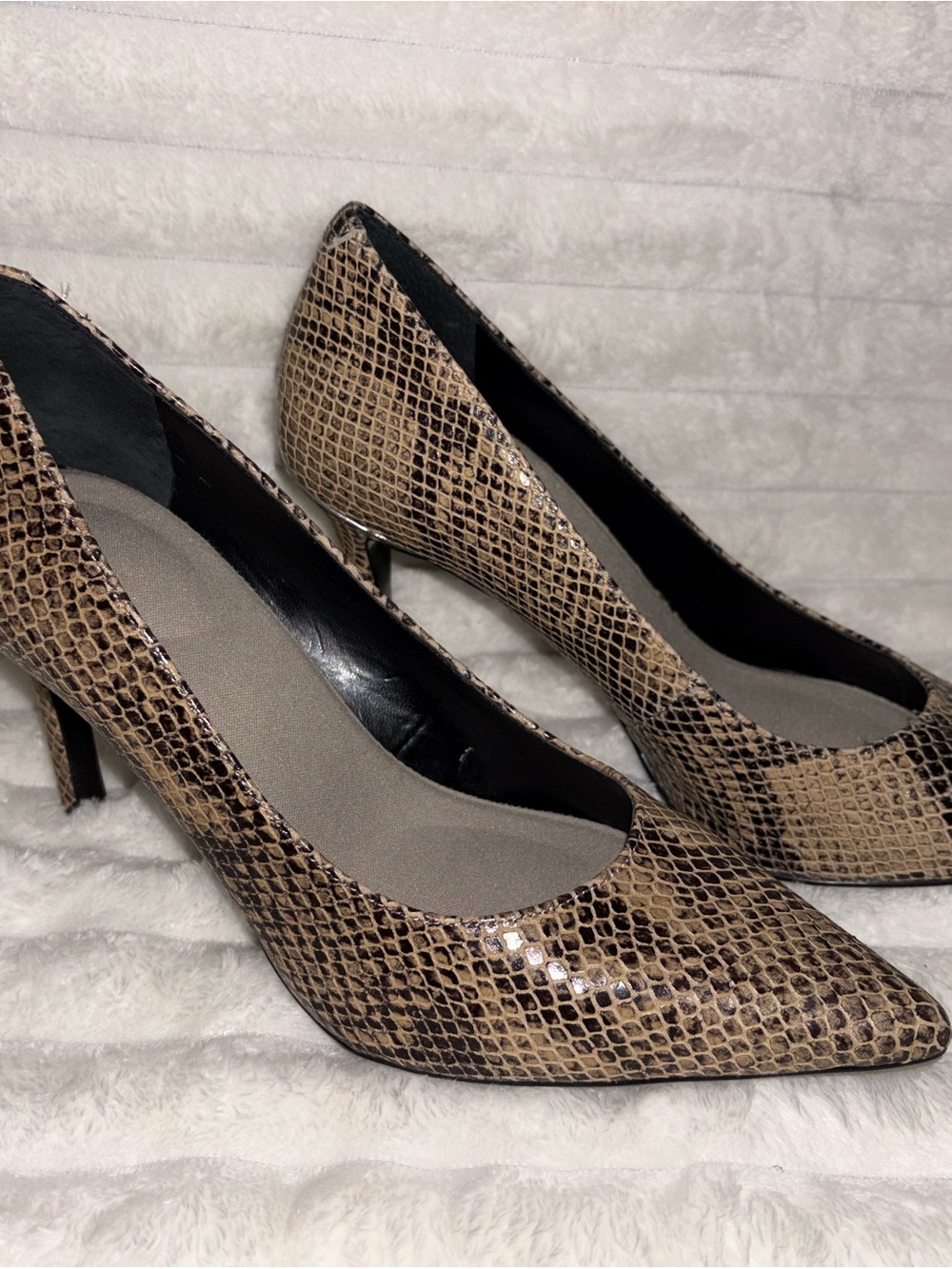 Ralph Lauren Brown Snake-Print Pointed-Toe Pumps size 8 - Picture 3 of 8